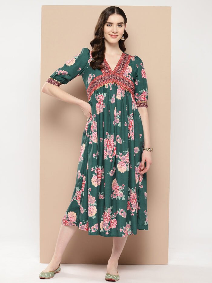 Women's Green Crepe Printed V-Neck Gown