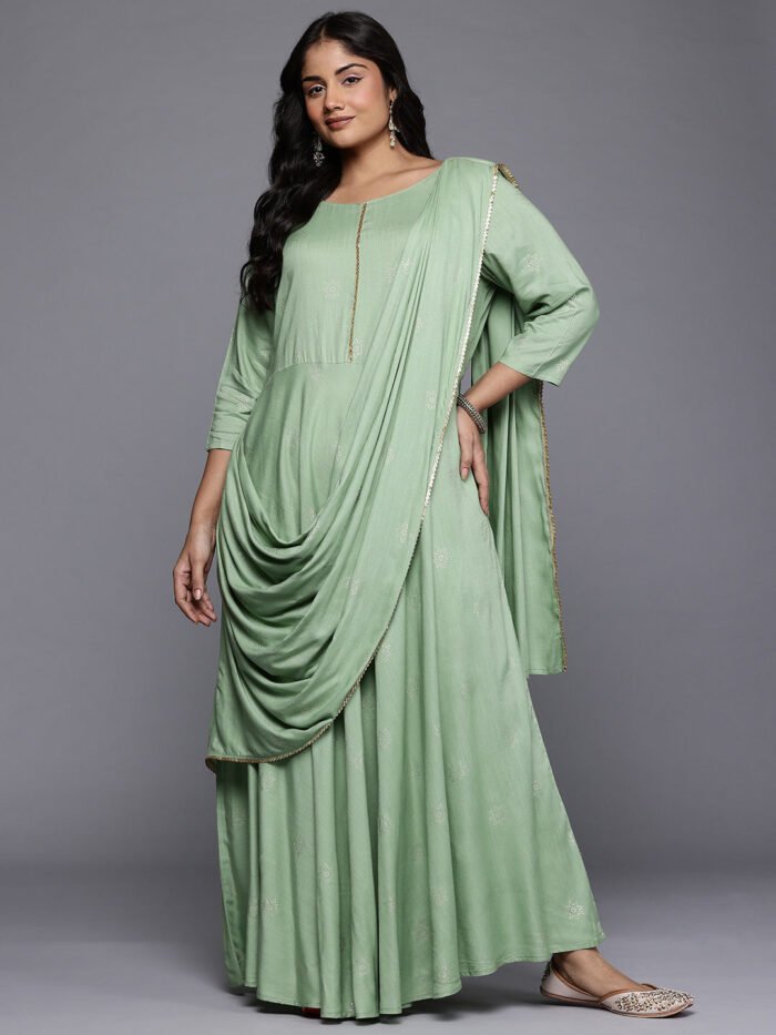 Women's Green Viscose Rayon Printed Boat Neck Gown