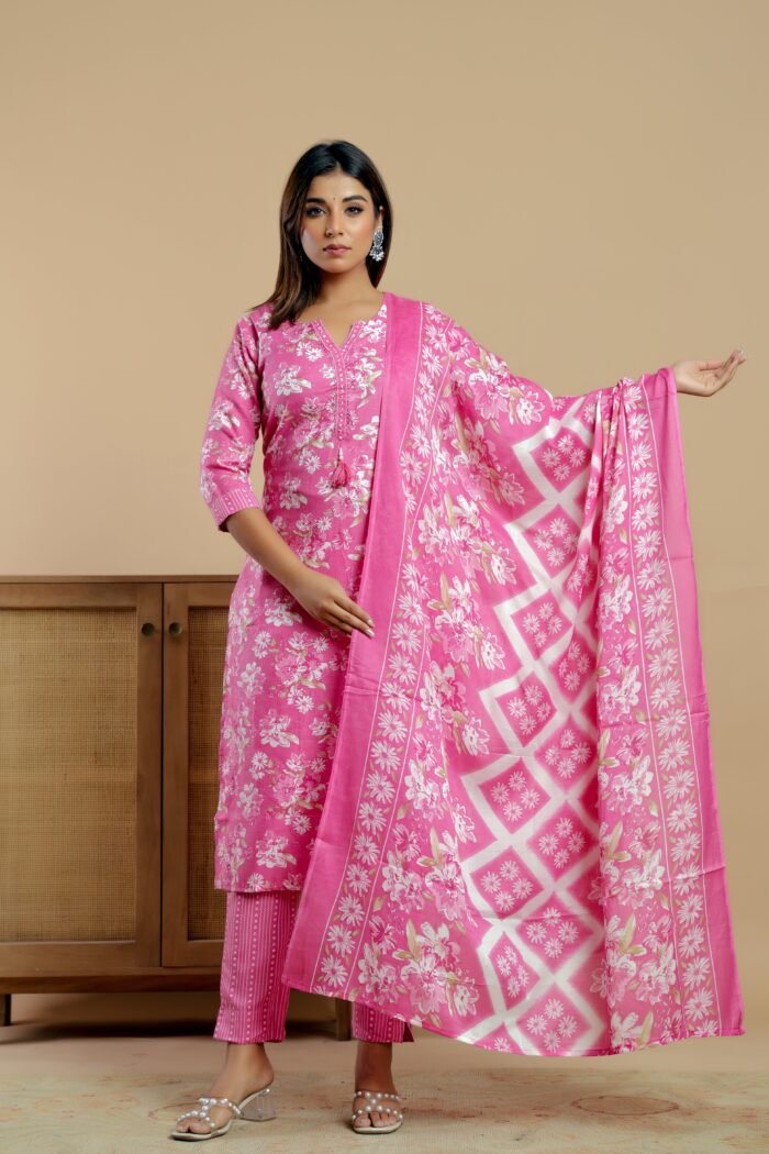 Women's Pink Viscose Rayon Floral Kurta Set