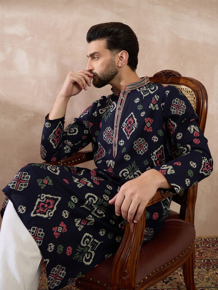 Men's Blue Silk Blend Printed Mandarin Collar Straight Kurta