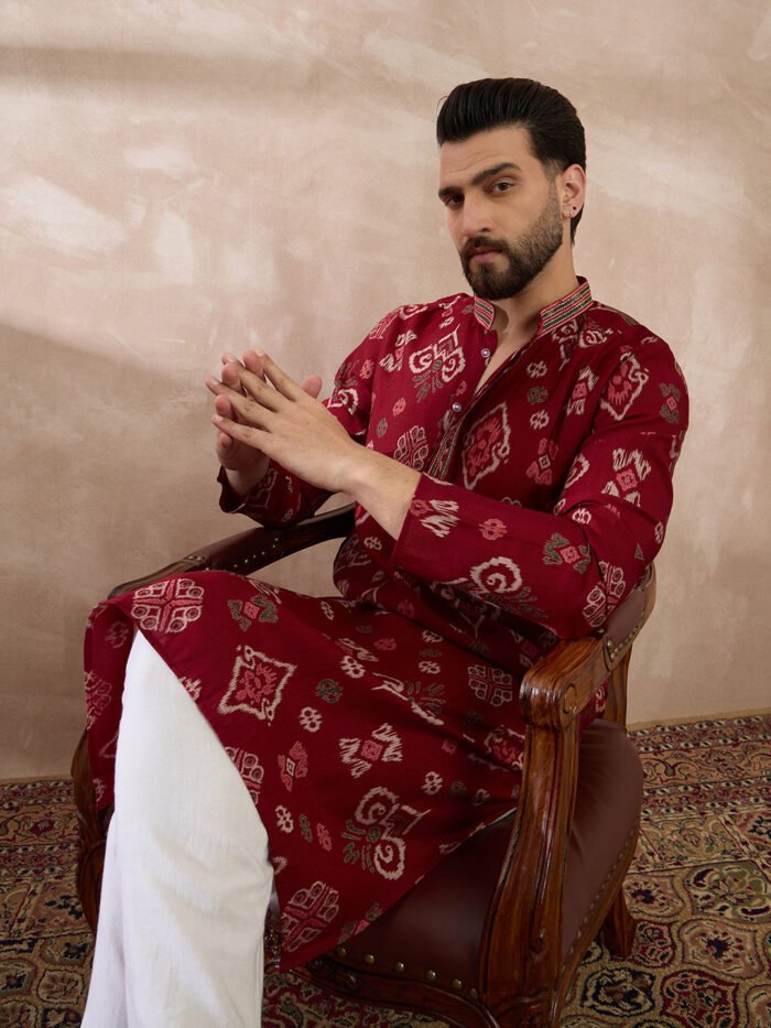 Men's Red Silk Blend Printed Mandarin Collar Straight Kurta