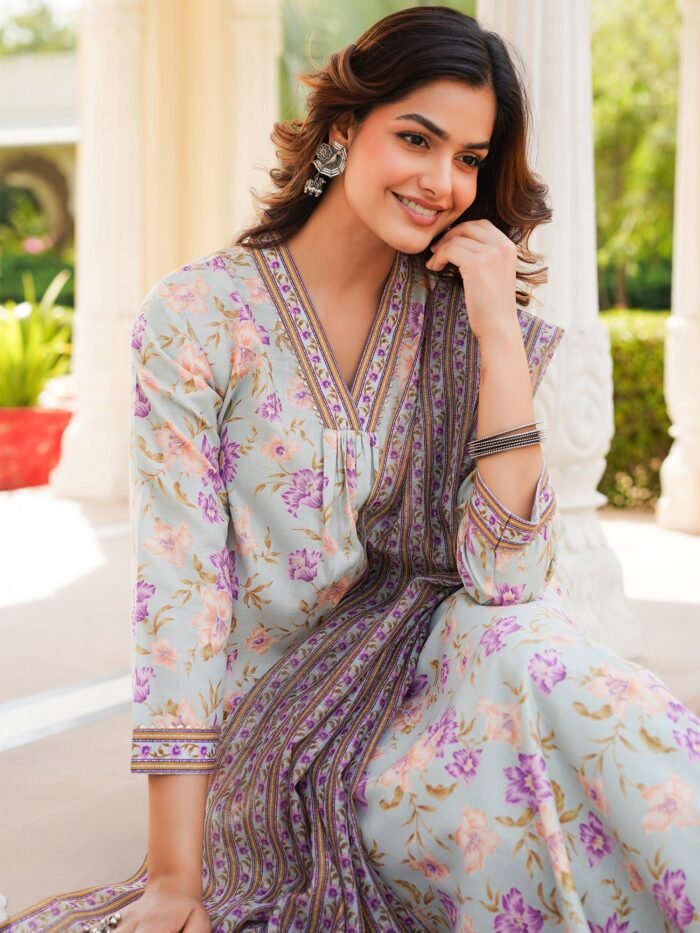 Women's Green Rayon Blend Floral Printed Straight Kurta Trousers With Dupatta